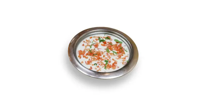 Raita - jogurtikaste tomatiga